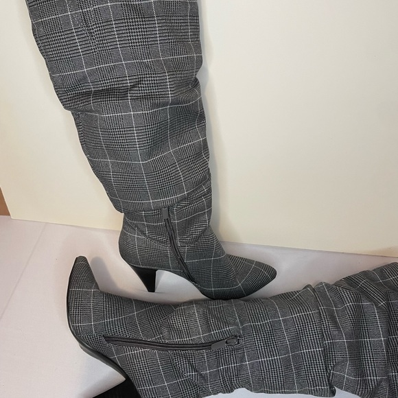 TALBOTS RUCHED SLOUCHED DRESS BOOTS SPARKLY SILVER/BLACK SIZE 6M - Picture 3 of 12